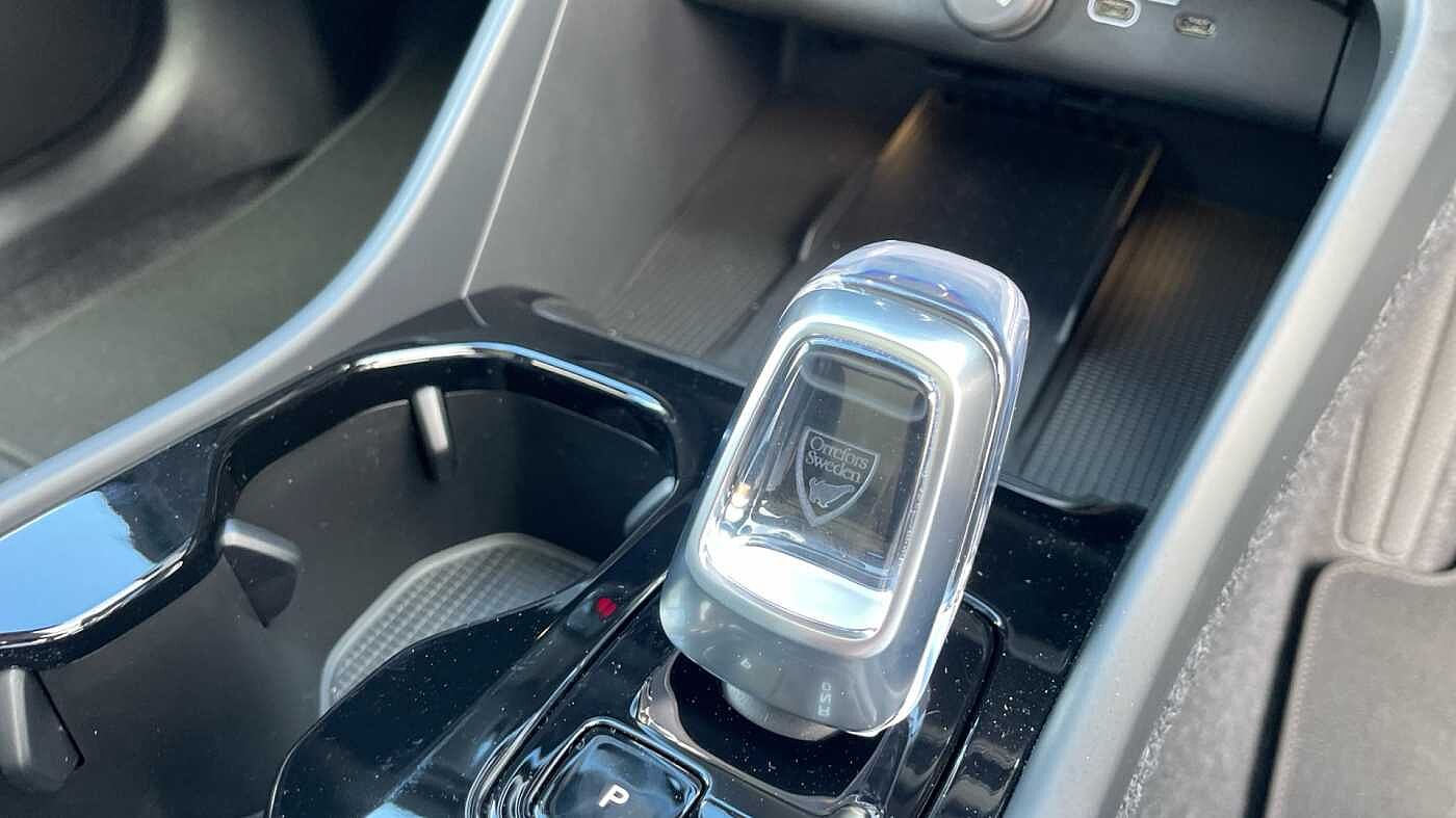 Volvo XC40 Ultra, B3 Mild hybrid, Petrol, Dark