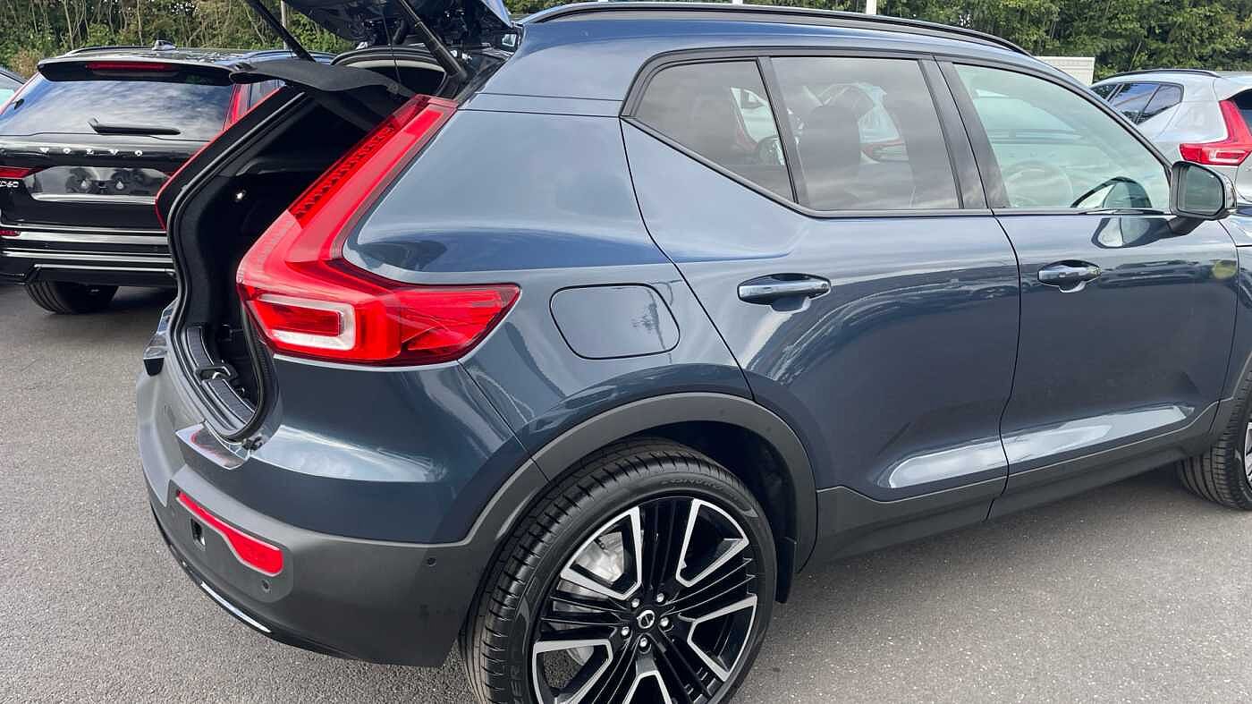 Volvo XC40 Ultra, B3 Mild hybrid, Petrol, Dark