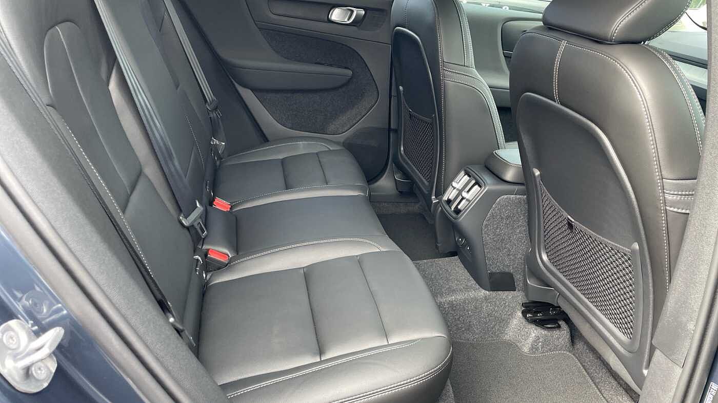 Volvo XC40 Ultra, B3 Mild hybrid, Petrol, Dark
