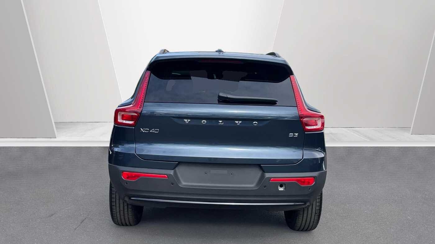 Volvo XC40 Ultra, B3 Mild hybrid, Petrol, Dark