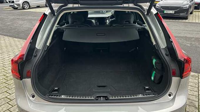 Volvo V90 Plus, T6 AWD Plug-in hybrid, Electric/Petrol, Dark