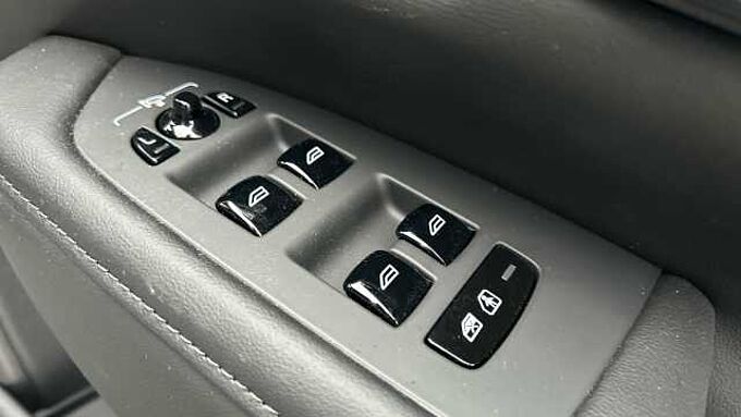 Volvo V90 Plus, T6 AWD Plug-in hybrid, Electric/Petrol, Dark