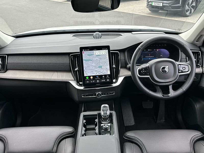 Volvo XC90 Ultra, T8 AWD Plug-in hybrid, Electric/Petrol, Dark, 7 Seats