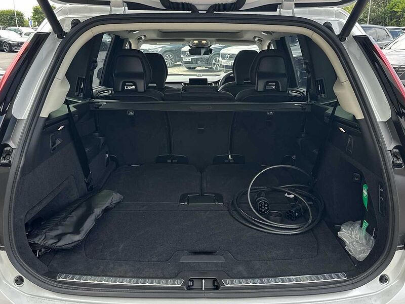 Volvo XC90 Ultra, T8 AWD Plug-in hybrid, Electric/Petrol, Dark, 7 Seats