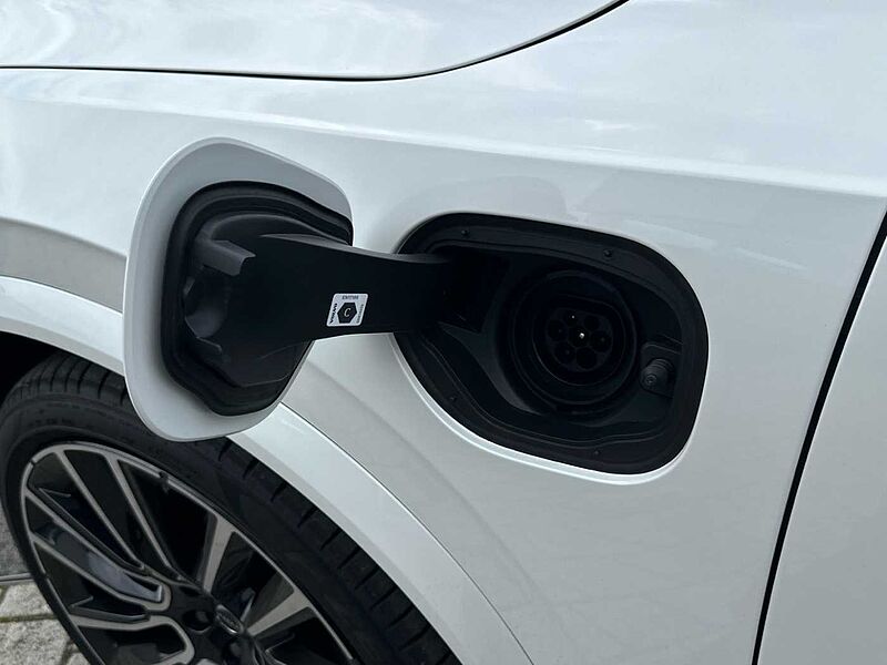 Volvo XC90 Ultra, T8 AWD Plug-in hybrid, Electric/Petrol, Dark, 7 Seats