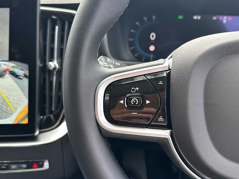 Volvo XC90 Ultra, T8 AWD Plug-in hybrid, Electric/Petrol, Dark, 7 Seats