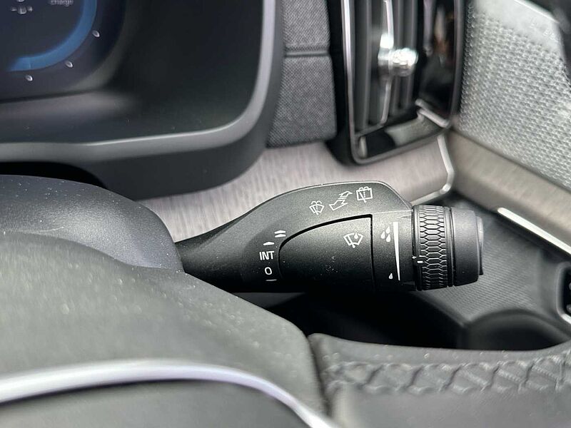 Volvo XC90 Ultra, T8 AWD Plug-in hybrid, Electric/Petrol, Dark, 7 Seats