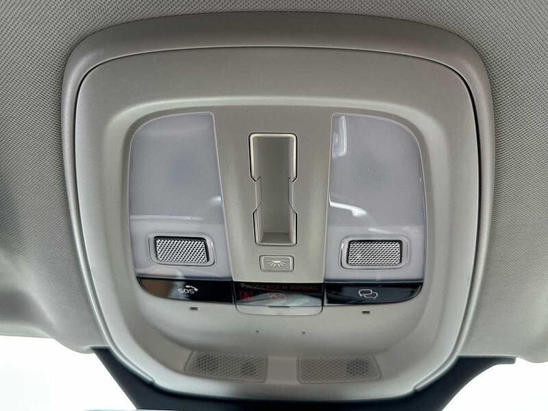 Volvo XC90 Ultra, T8 AWD Plug-in hybrid, Electric/Petrol, Dark, 7 Seats
