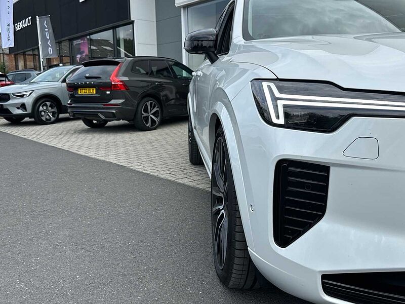 Volvo XC90 Ultra, T8 AWD Plug-in hybrid, Electric/Petrol, Dark, 7 Seats