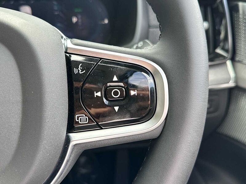 Volvo XC90 Ultra, T8 AWD Plug-in hybrid, Electric/Petrol, Dark, 7 Seats