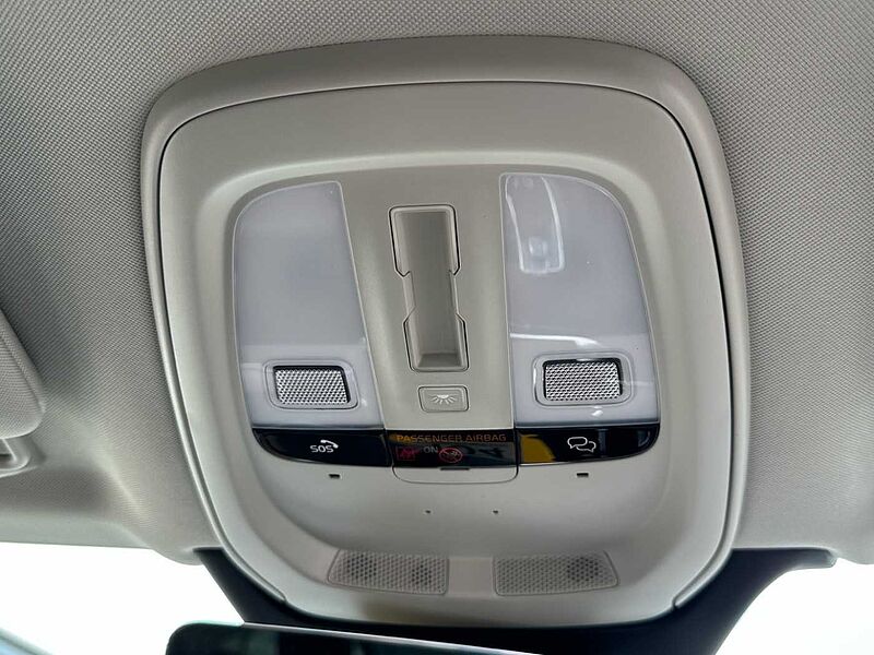 Volvo XC90 Ultra, T8 AWD Plug-in hybrid, Electric/Petrol, Dark, 7 Seats