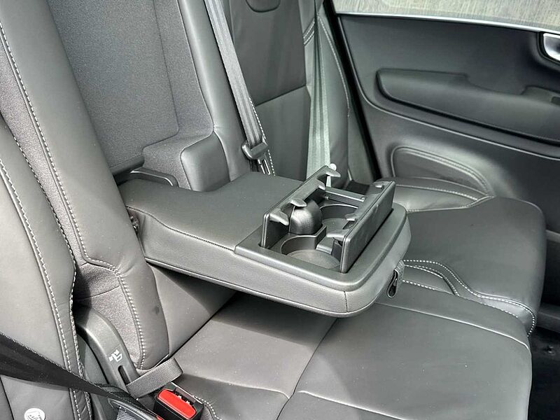 Volvo XC90 Ultra, T8 AWD Plug-in hybrid, Electric/Petrol, Dark, 7 Seats