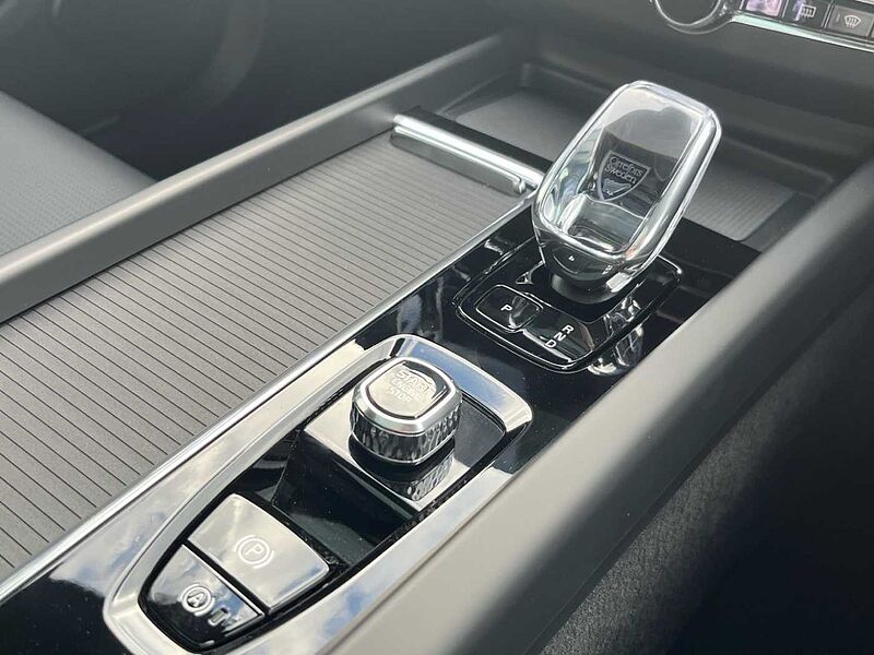Volvo XC60 Black Edition Ultra, T8 AWD Plug-in hybrid, Electric/Petrol