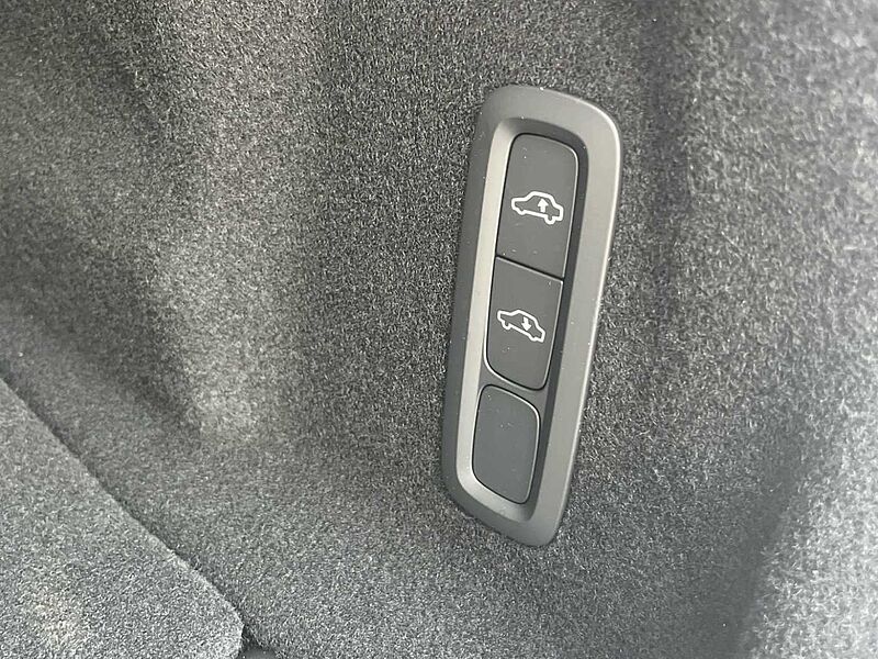Volvo XC60 Black Edition Ultra, T8 AWD Plug-in hybrid, Electric/Petrol