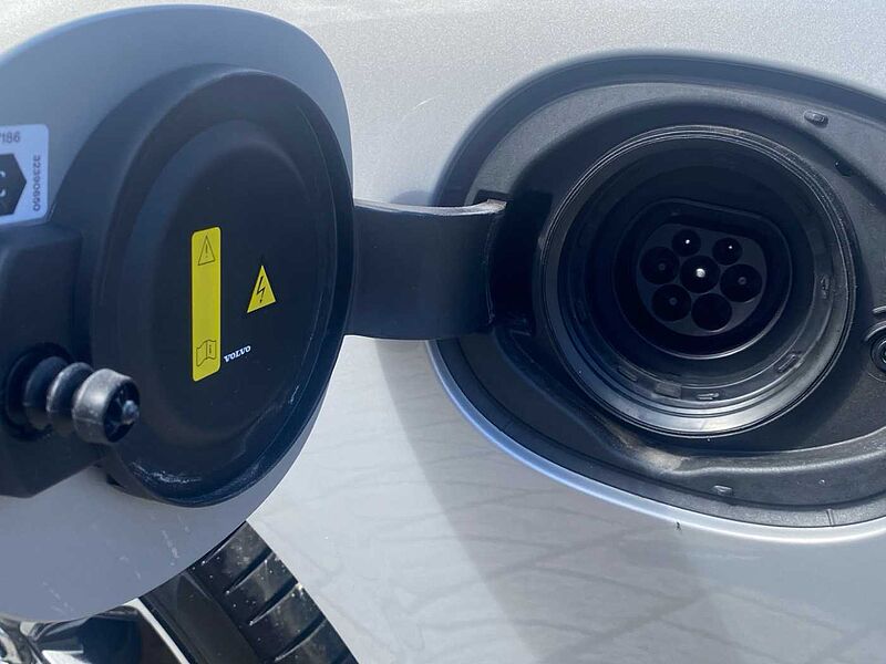 Volvo V90 Ultra, T8 AWD Plug-in hybrid, Electric/Petrol, Dark