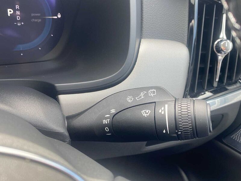 Volvo V90 Ultra, T8 AWD Plug-in hybrid, Electric/Petrol, Dark