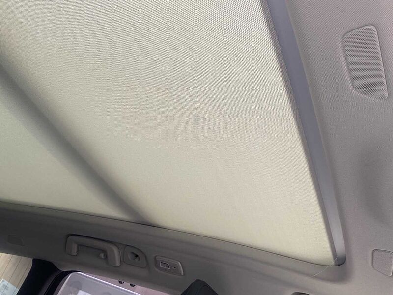 Volvo V90 Ultra, T8 AWD Plug-in hybrid, Electric/Petrol, Dark