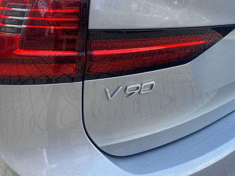 Volvo V90 Ultra, T8 AWD Plug-in hybrid, Electric/Petrol, Dark