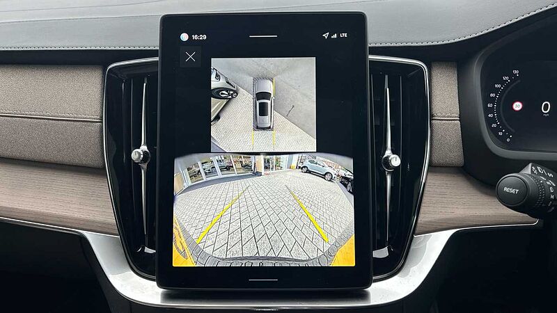 Volvo XC90 Ultra, T8 AWD Plug-in hybrid, Electric/Petrol, Dark, 7 Seats