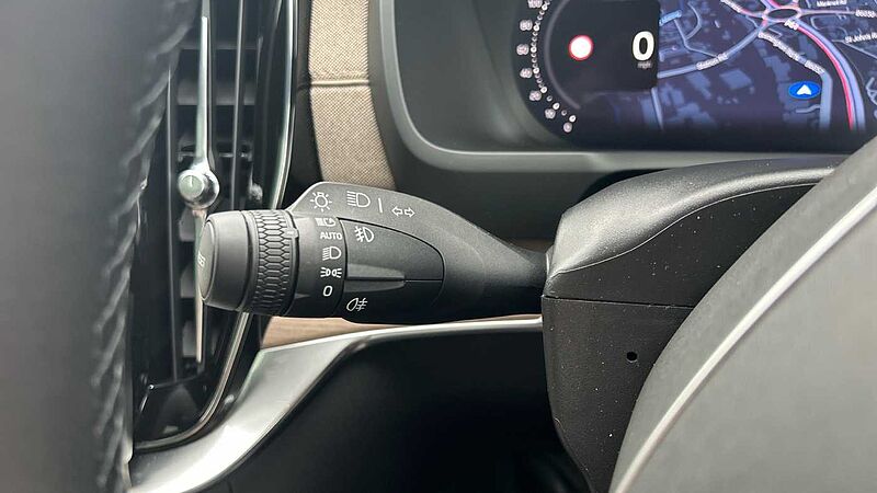 Volvo XC90 Ultra, T8 AWD Plug-in hybrid, Electric/Petrol, Dark, 7 Seats