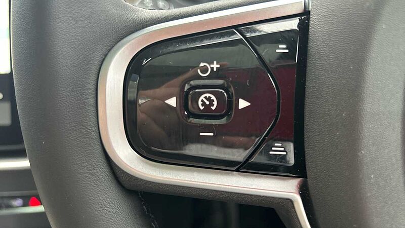 Volvo XC90 Ultra, T8 AWD Plug-in hybrid, Electric/Petrol, Dark, 7 Seats