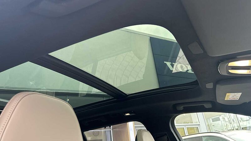 Volvo XC90 Ultra, T8 AWD Plug-in hybrid, Electric/Petrol, Dark, 7 Seats