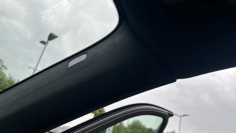 Volvo XC90 Ultra, T8 AWD Plug-in hybrid, Electric/Petrol, Dark, 7 Seats