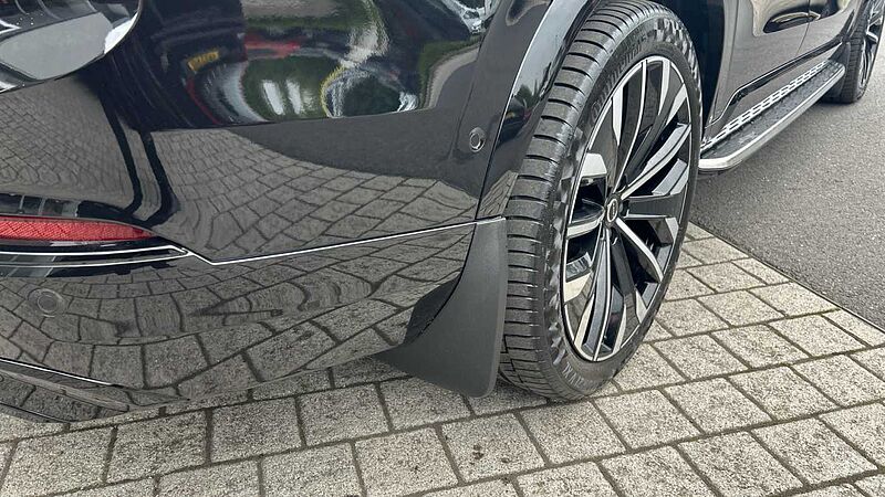 Volvo XC90 Ultra, T8 AWD Plug-in hybrid, Electric/Petrol, Dark, 7 Seats