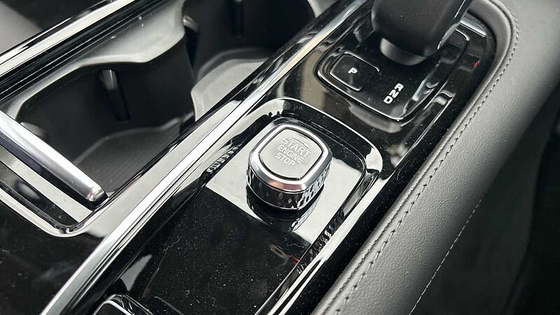 Volvo V90 Plus, T6 AWD Plug-in hybrid, Electric/Petrol, Dark