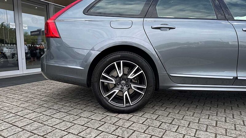 Volvo V90 Cross Country T5 AWD Plus Automatic