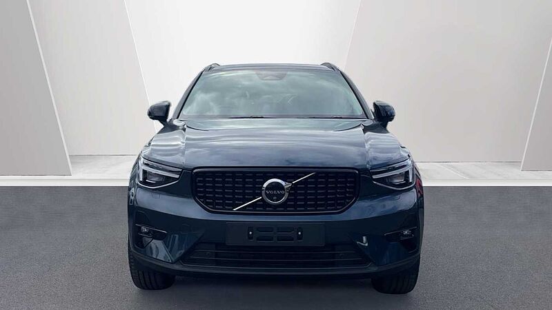 Volvo XC40 Ultra, B3 Mild hybrid, Petrol, Dark