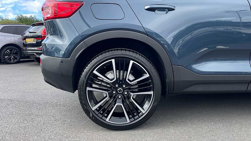 Volvo XC40 Ultra, B3 Mild hybrid, Petrol, Dark