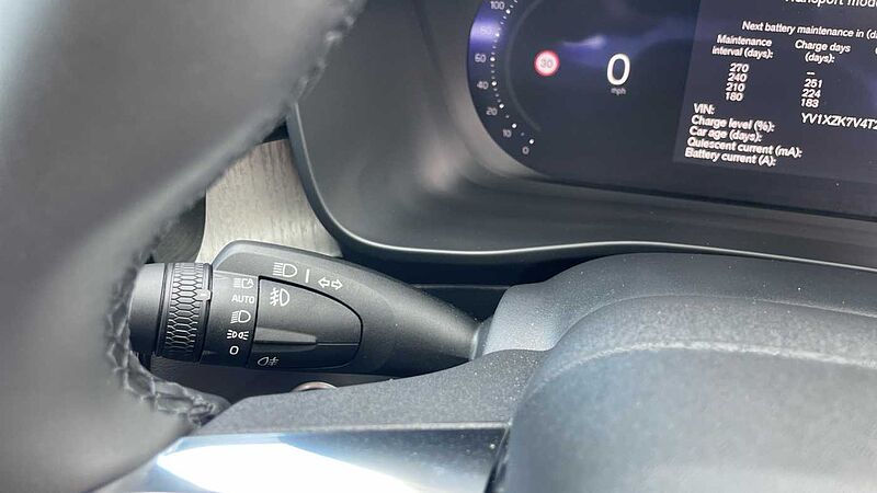 Volvo XC40 Ultra, B3 Mild hybrid, Petrol, Dark