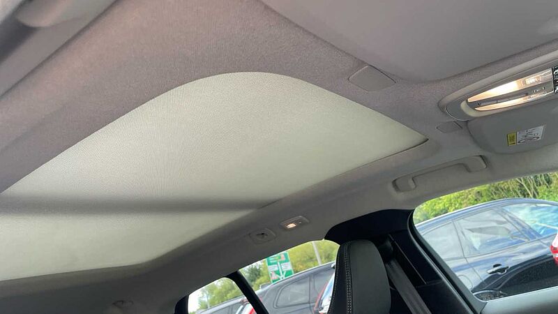 Volvo XC40 Ultra, B3 Mild hybrid, Petrol, Dark