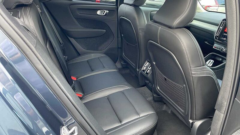 Volvo XC40 Ultra, B3 Mild hybrid, Petrol, Dark