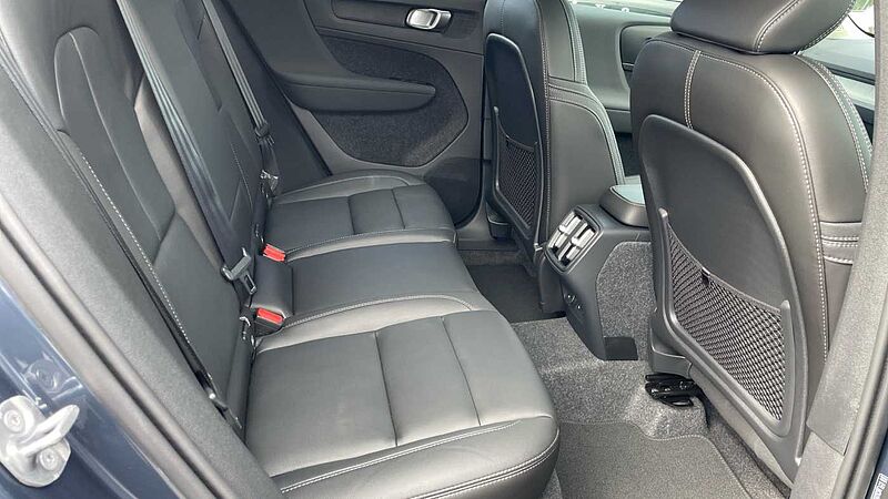 Volvo XC40 Ultra, B3 Mild hybrid, Petrol, Dark