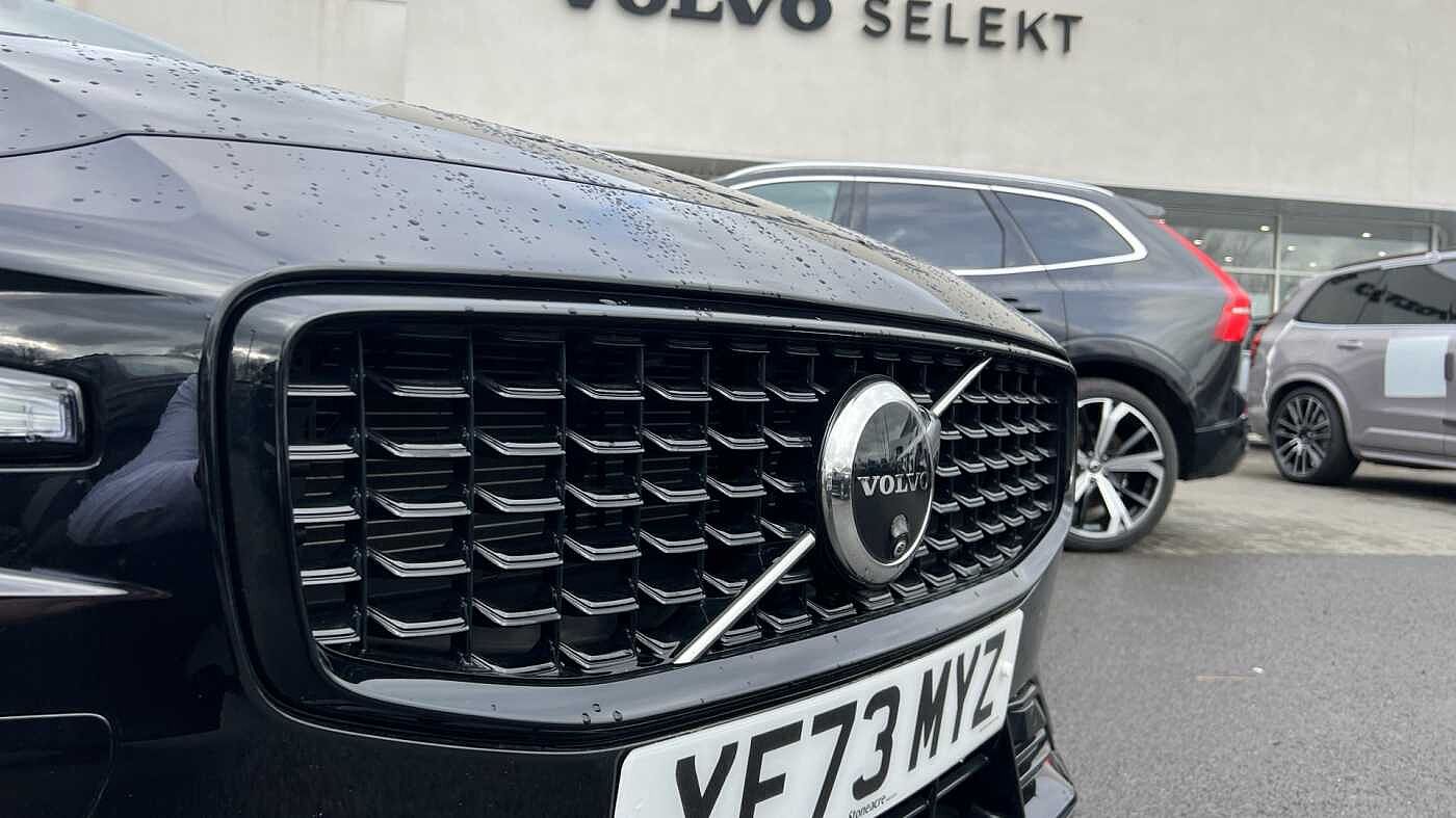 Volvo S60 Plus, B5 AWD Mild hybrid, Petrol, Dark