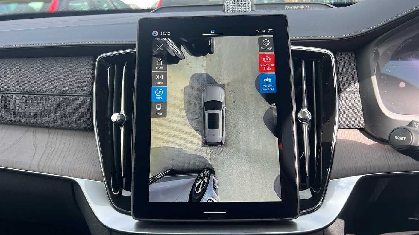 Volvo XC90 Ultra, T8 AWD Plug-in hybrid, Electric/Petrol, Dark, 7 Seats