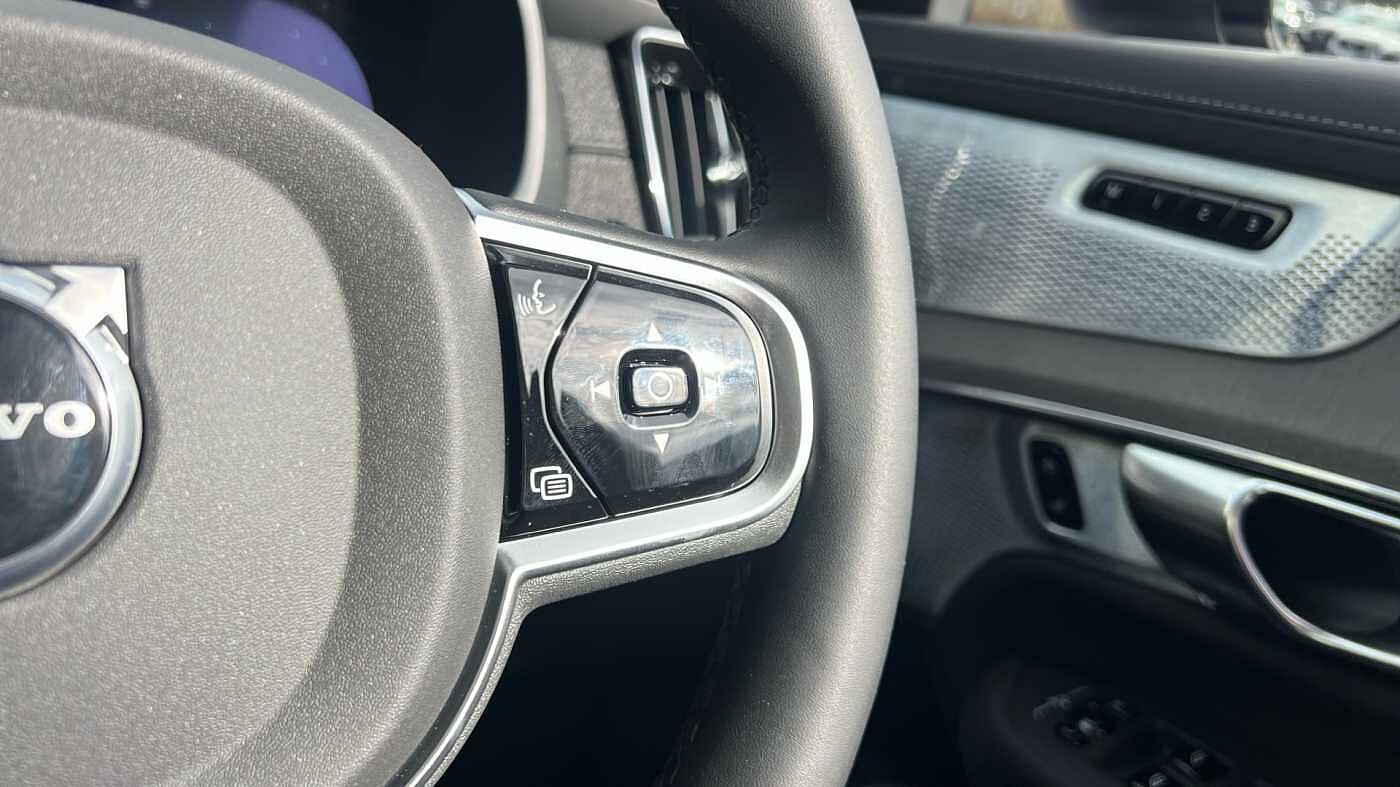 Volvo XC90 Ultra, T8 AWD Plug-in hybrid, Electric/Petrol, Dark, 7 Seats