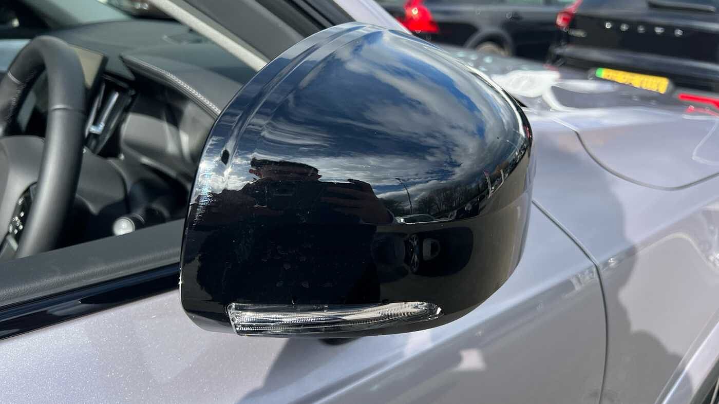 Volvo XC90 Ultra, T8 AWD Plug-in hybrid, Electric/Petrol, Dark, 7 Seats