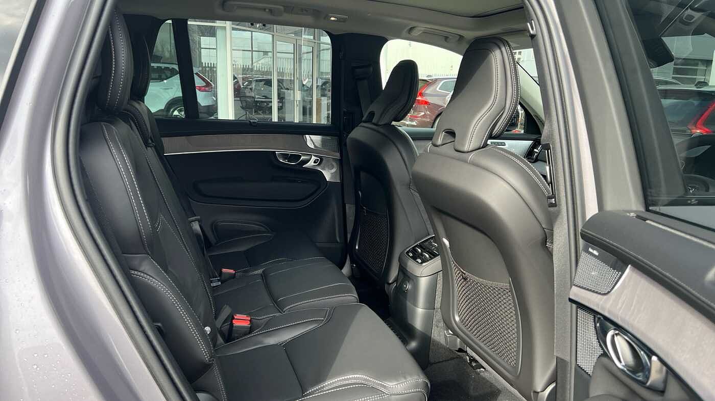 Volvo XC90 Ultra, T8 AWD Plug-in hybrid, Electric/Petrol, Dark, 7 Seats