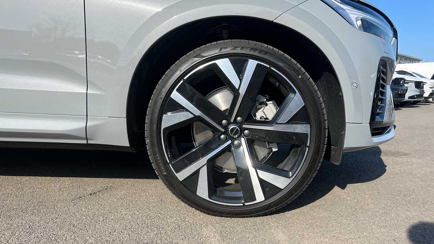 Volvo XC60 Ultra, T8 AWD Plug-in hybrid, Electric/Petrol, Dark