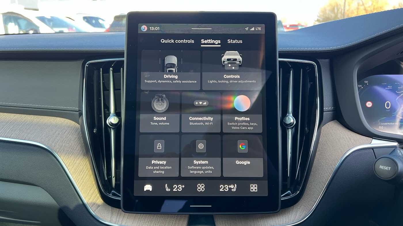 Volvo XC60 Ultra, T8 AWD Plug-in hybrid, Electric/Petrol, Dark