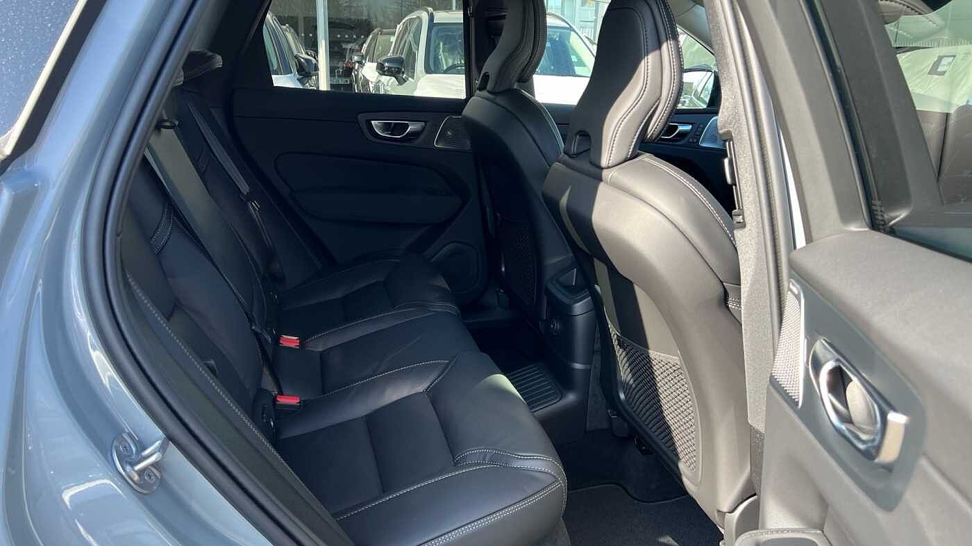 Volvo XC60 Ultra, T8 AWD Plug-in hybrid, Electric/Petrol, Dark