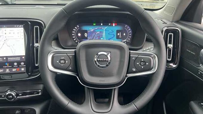 Volvo XC40 Ultra, B3 Mild hybrid, Petrol, Dark