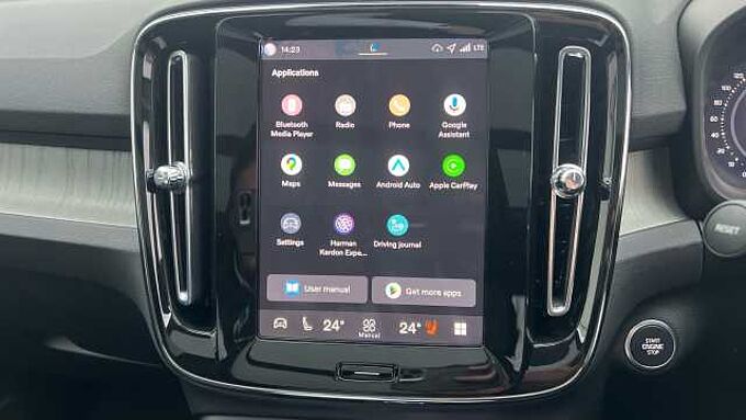 Volvo XC40 Ultra, B3 Mild hybrid, Petrol, Dark