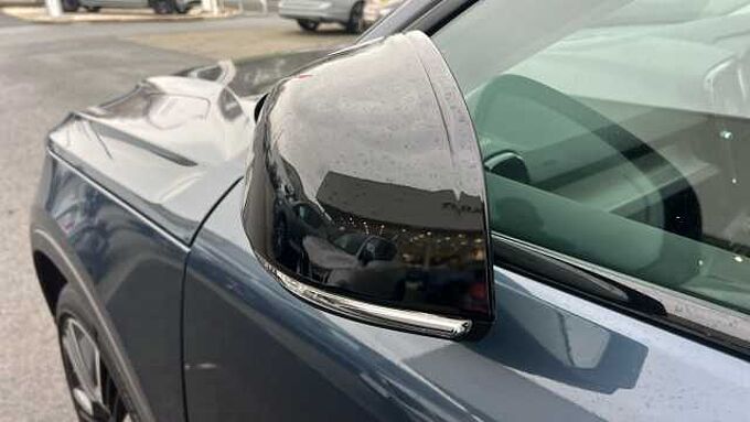 Volvo XC40 Ultra, B3 Mild hybrid, Petrol, Dark