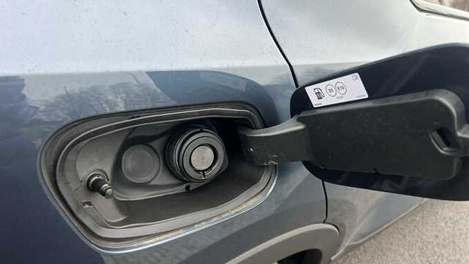 Volvo XC40 Ultra, B3 Mild hybrid, Petrol, Dark