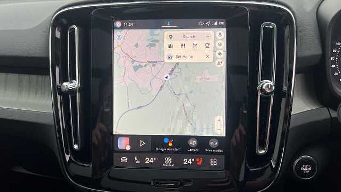 Volvo XC40 Ultra, B3 Mild hybrid, Petrol, Dark