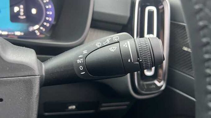 Volvo XC40 Ultra, B3 Mild hybrid, Petrol, Dark